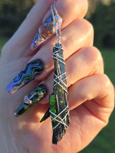 Translation missing: en.sections.featured_product.gallery_thumbnail_alt