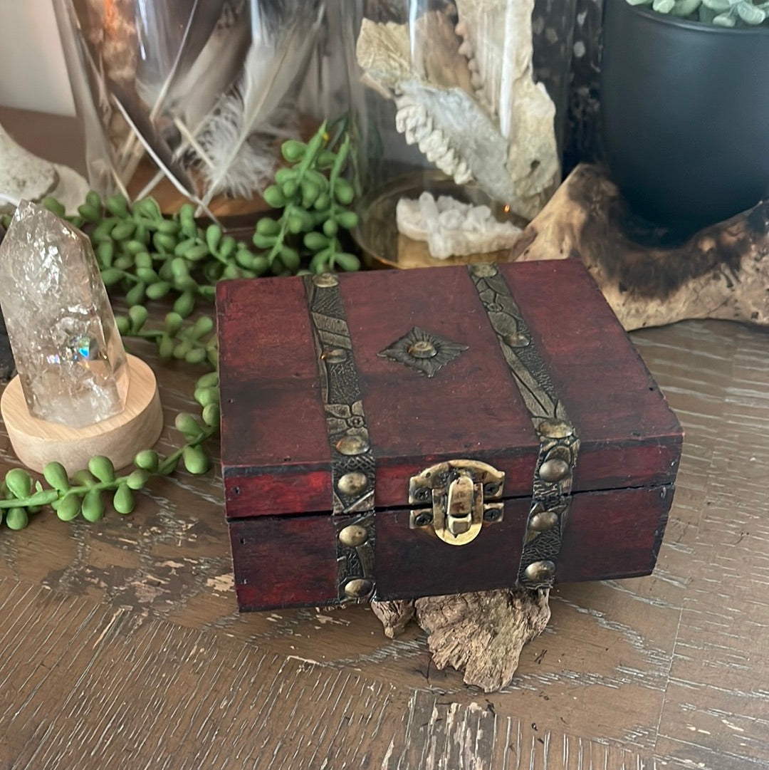 Treasure Chest Mystery Scoop | Australia | Crystal Collection | Giftbox