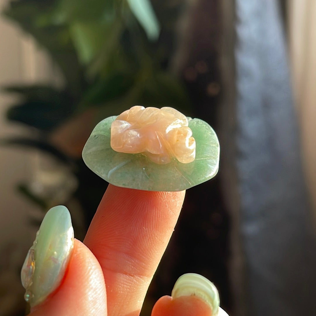 Mini Frog On Lilypad Carving | Different Stones Available