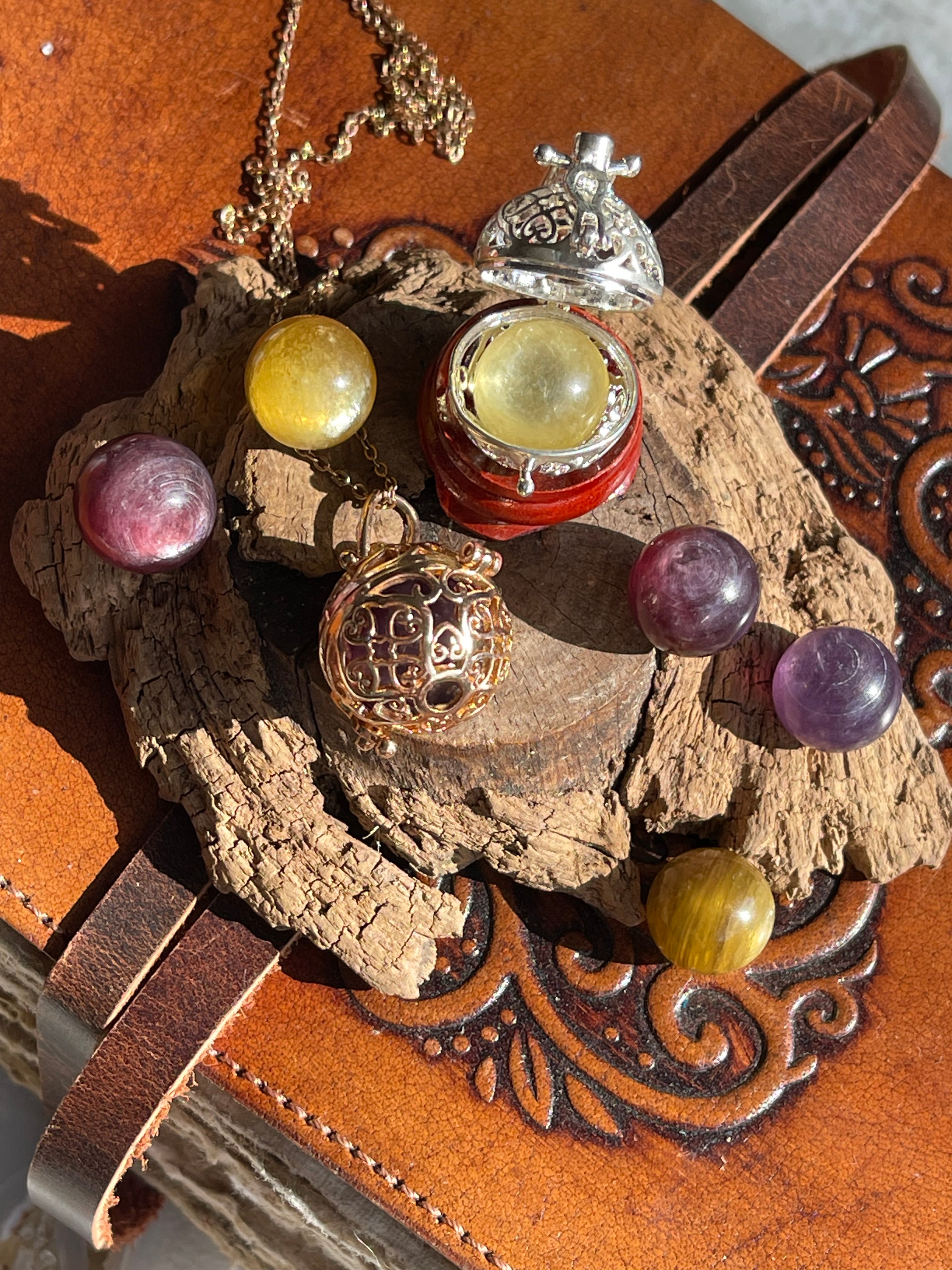 Gemstone Cage Necklace With High Quality Mica Spheres