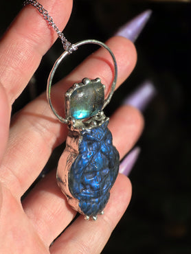 The Moonlit Familiar – Labradorite Owl Necklace