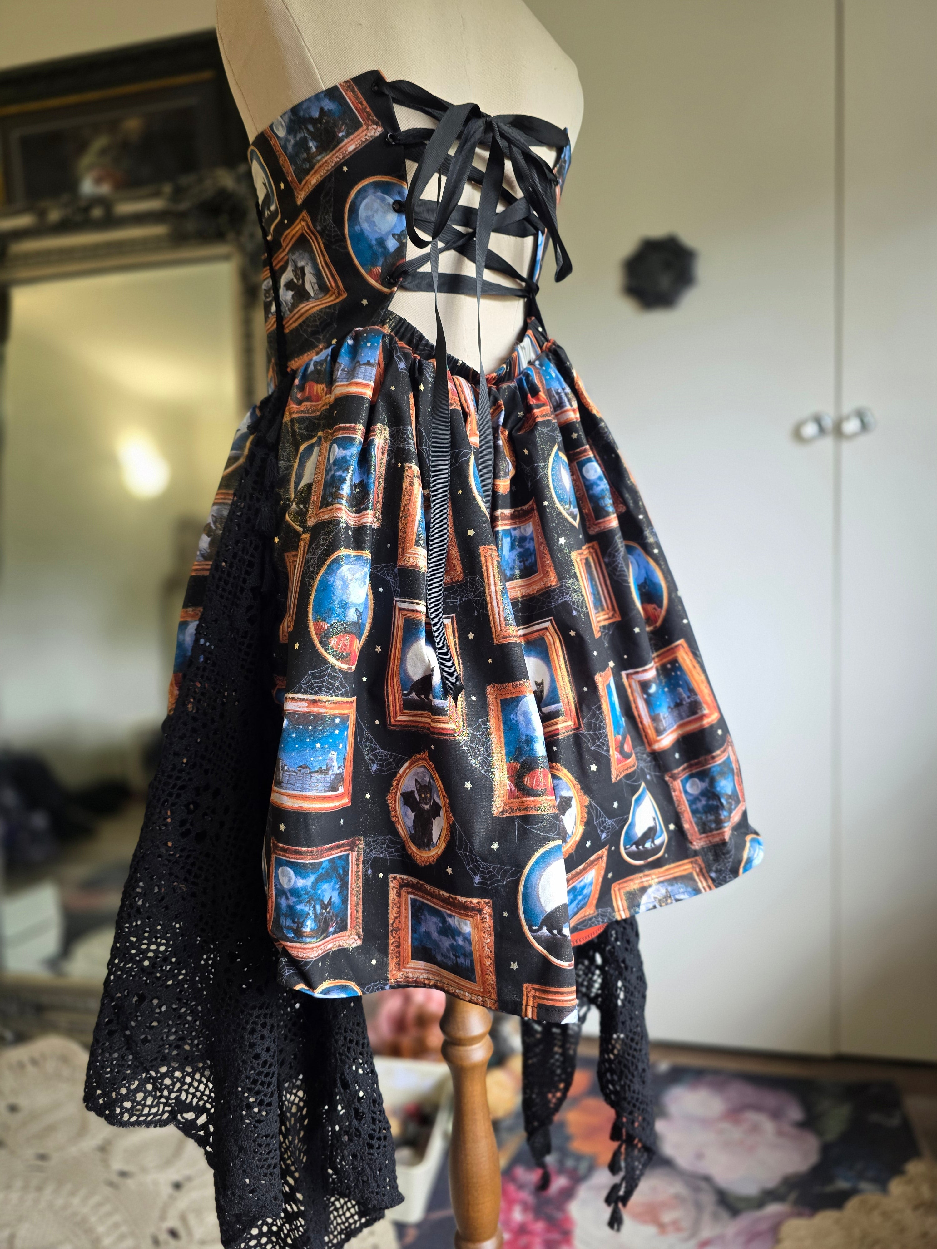 The Curious Cat Gallery – One-of-a-Kind Gothic Sweetheart Dress 🖤