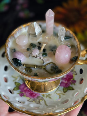 The Secret Garden Treasure Candle – Hidden Ring Edition